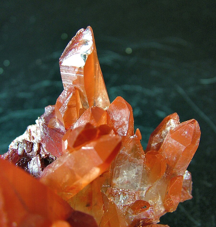 CW1739 Colorful hematite quartz Crystal cluster - Height: 83 mm - Width: 81 mm- 164 g - (1) #2.1