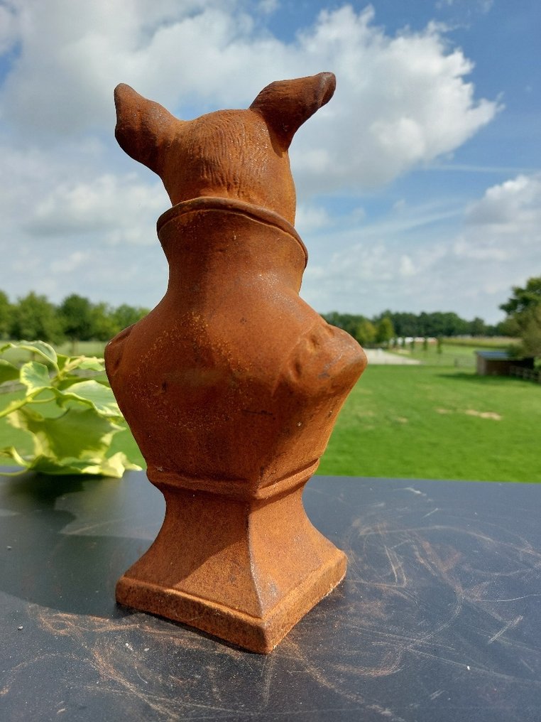 Statue, statue of a dog in costume  in cast metal - 26 cm - Iron #2.1