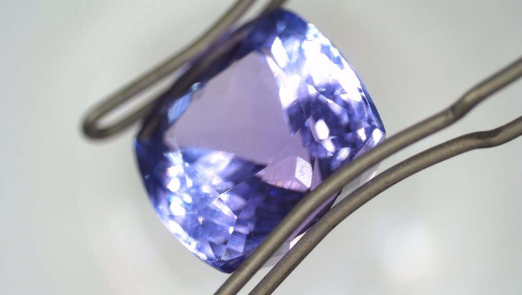 1 pcs Violet Tanzaniet - 4.26 ct - Gemological Institute of America (GIA) - zoisiet violet #3.2