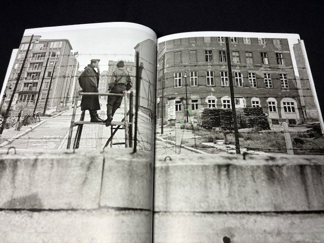 Bernard Larsson - Berlin I Berlin. The entire city at the time of the construction of the Wall 1961–1964 (MINT - 2019 #3.2