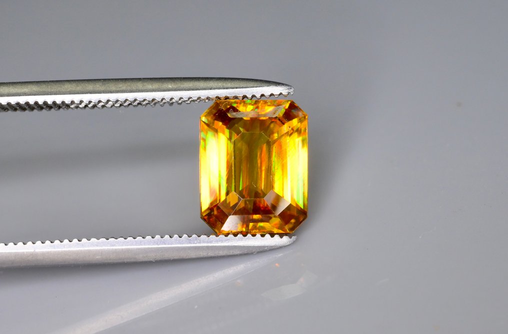 1 pcs Galben, Portocaliu Sphene - 2.05 ct - Asociația internațională de pietre prețioase colorate (ICA GemLab) - Full Of Fire Sphene #2.1