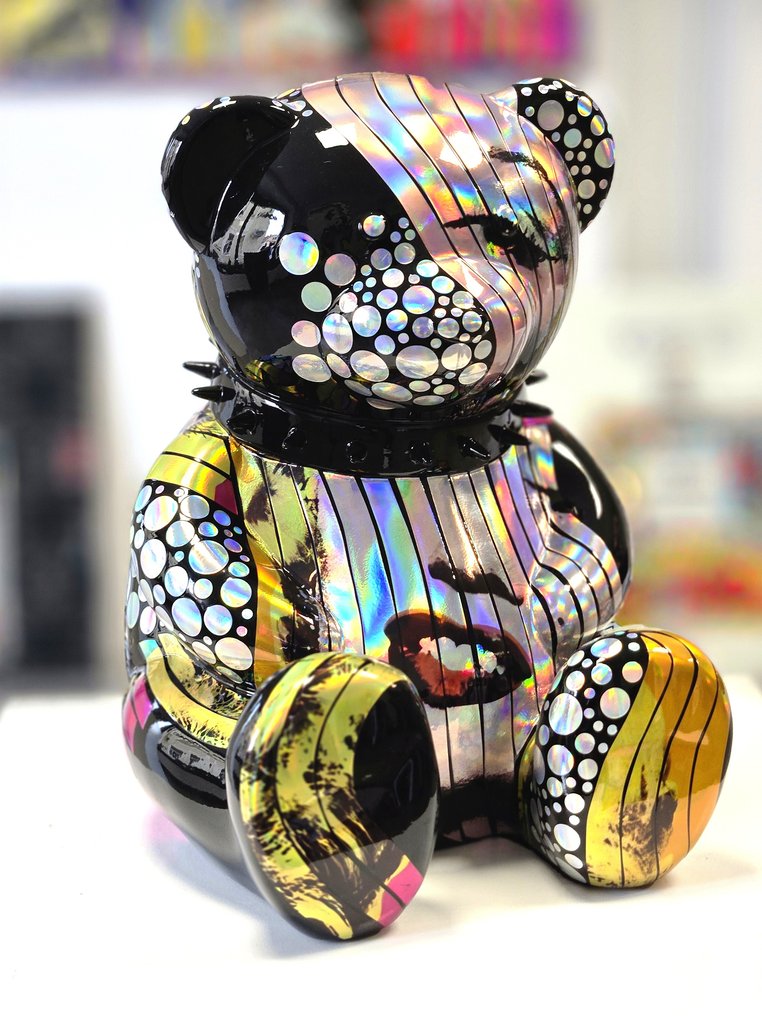 Patryk Konrad - "Monroe Royale choker bear" a limited edition holographic collage sculpture. #1.0