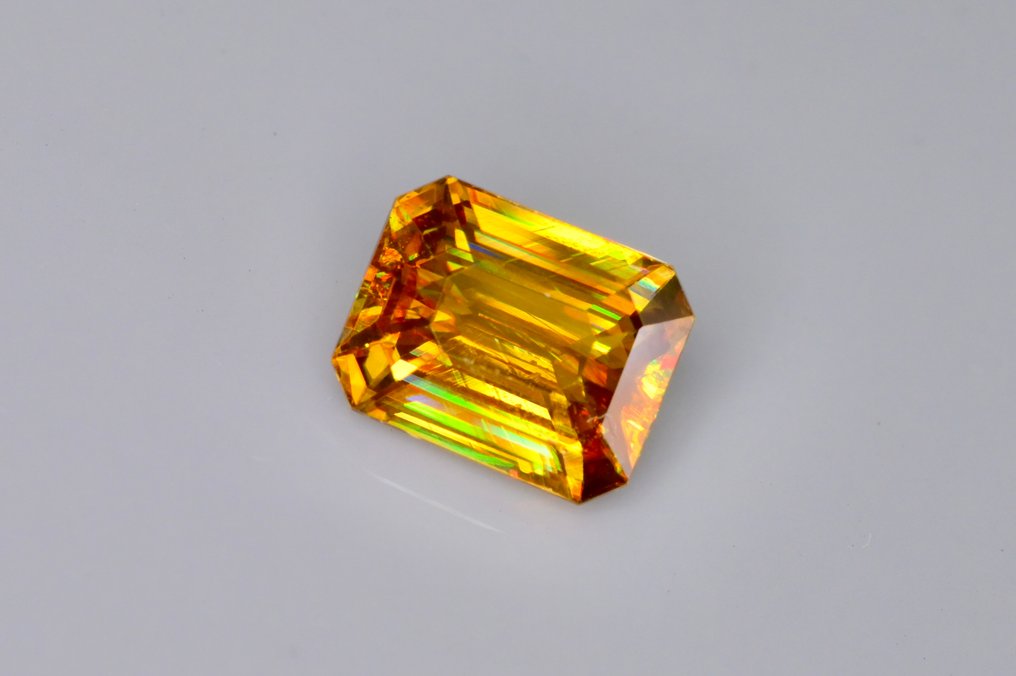 1 pcs Galben, Portocaliu Sphene - 2.05 ct - Asociația internațională de pietre prețioase colorate (ICA GemLab) - Full Of Fire Sphene #4.3