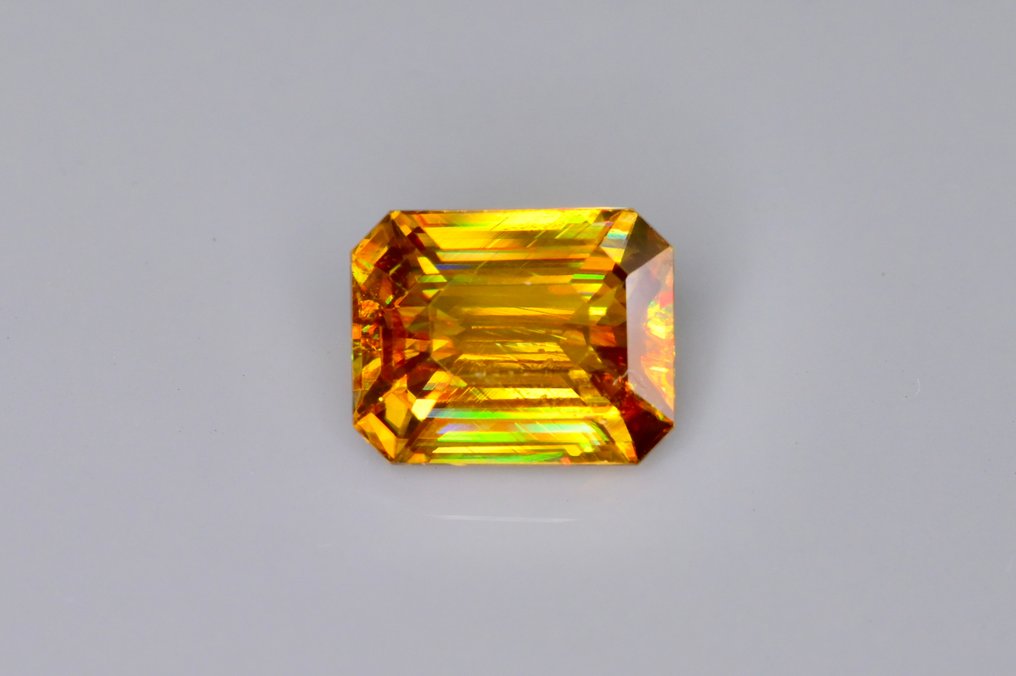 1 pcs Galben, Portocaliu Sphene - 2.05 ct - Asociația internațională de pietre prețioase colorate (ICA GemLab) - Full Of Fire Sphene #1.0