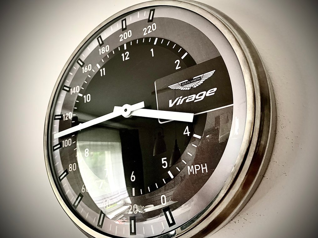 Relógio de parede com velocímetro Aston Martin Virage - Vintage Metal, Plástico, Vidro - 2010-2020 - Aston Martin RELÓGIO DE PAREDE #3.2