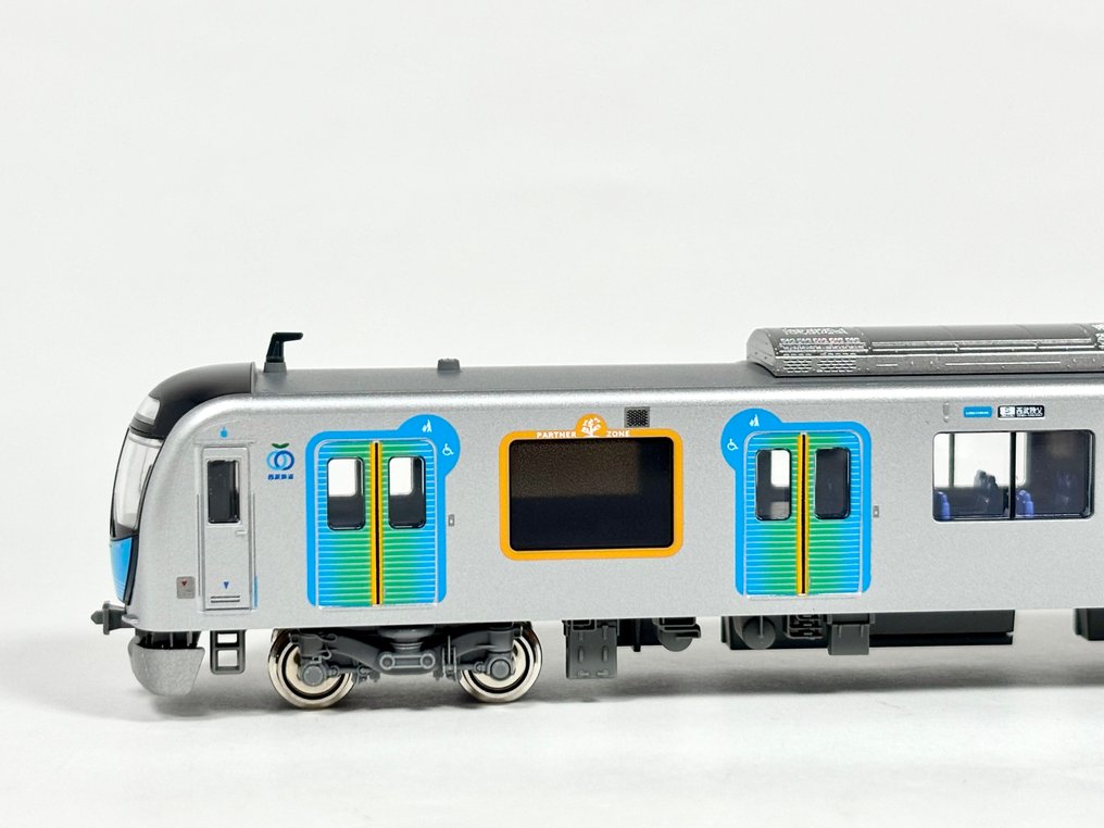 Kato N - 14339-9 - Modelltog (1) - Seibu 40000-serien – KuHa 40002 (Førende vogn / Ikke-elektrisk vogn)} - Seibu Railway #3.2