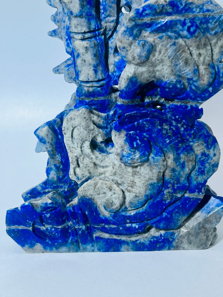 Wind-Swept Goat in Lapis Lazuli – Hand-Carved Symbol of Resilience - Höhe: 210 mm - Breite: 120 mm- 1160 g - (1) #4.3