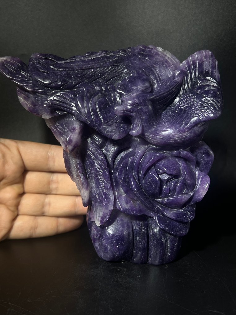 紫色萤石孔雀在玫瑰上 – 手工雕刻水晶艺术品 - 高度: 150 mm - 闊度: 155 mm- 744 g - (1) #1.0