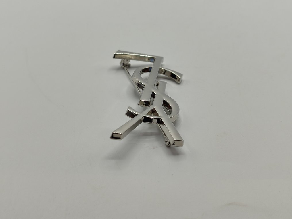 Yves Saint Laurent - Metal - Pregadeira #2.1