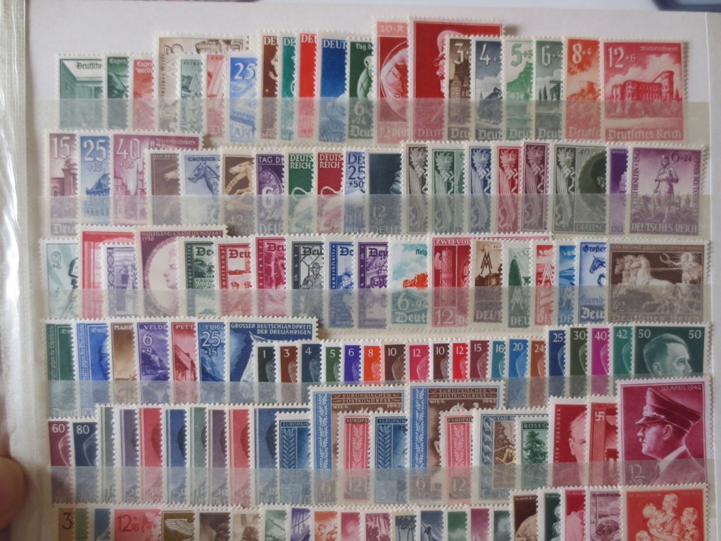 German Empire 1940/1945 - Complete mint collection of the Third Reich with Hitler stamps, both perforation types, and catalog - Michel 739-910 #1.0