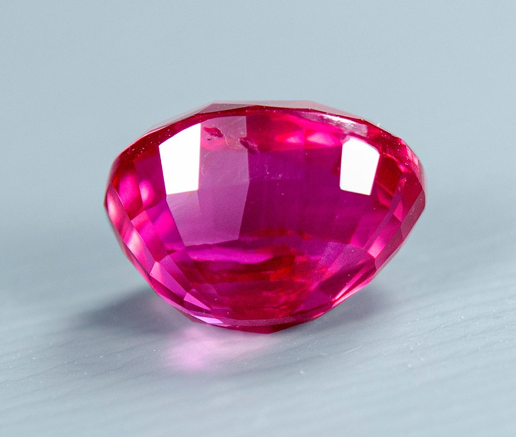 Ruby  - 4.03 ct - Lotus Gemology - Unheated Red #3.2