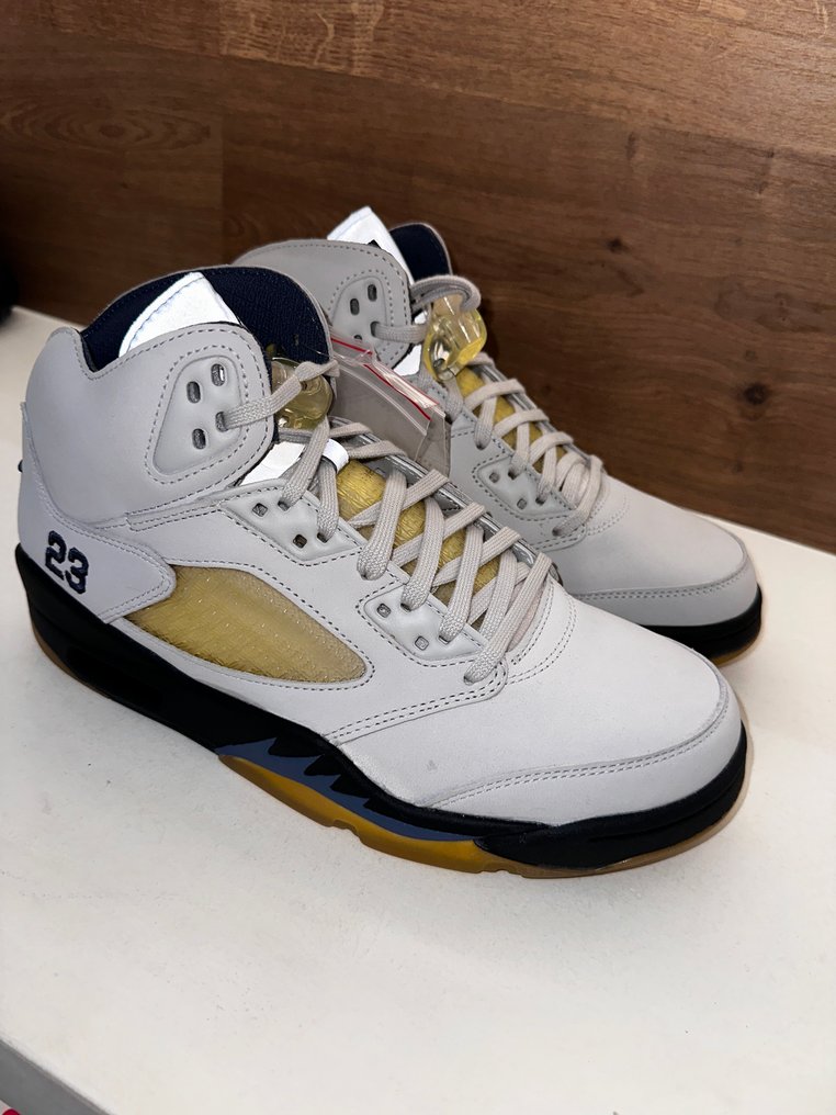 Air Jordan - Air Jordan 5 - High-top trainers - Size: EU 42.5 #1.0