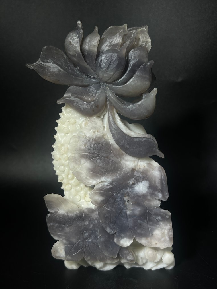 Blooming fluorite flower on white base – Nature-Inspired Crystal Art - Height: 85 mm - Width: 175 mm- 540 g - (1) #1.0