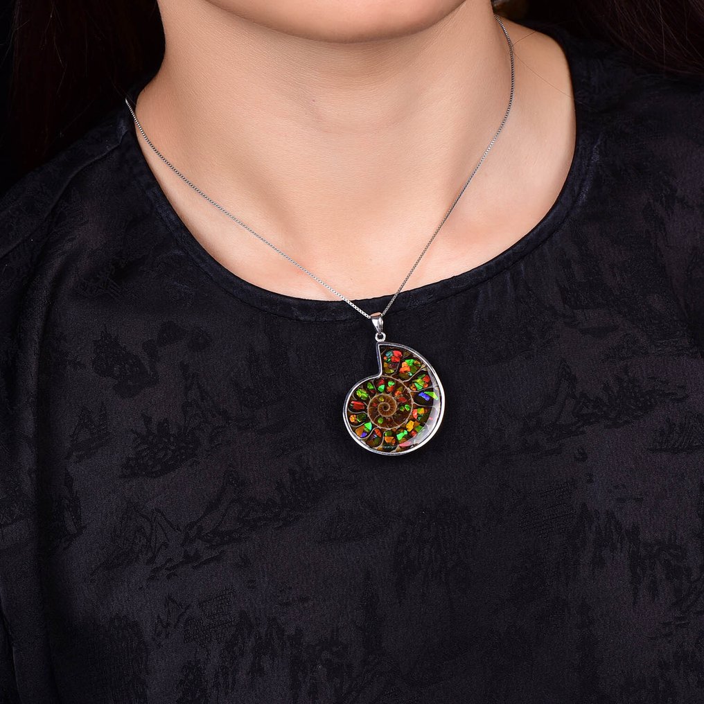 No Reserve - ALGT Certified - Large and Exclusive Natural Ammolite Pendant - An intense color that immediately draws the eye- 13.64 g #1.0