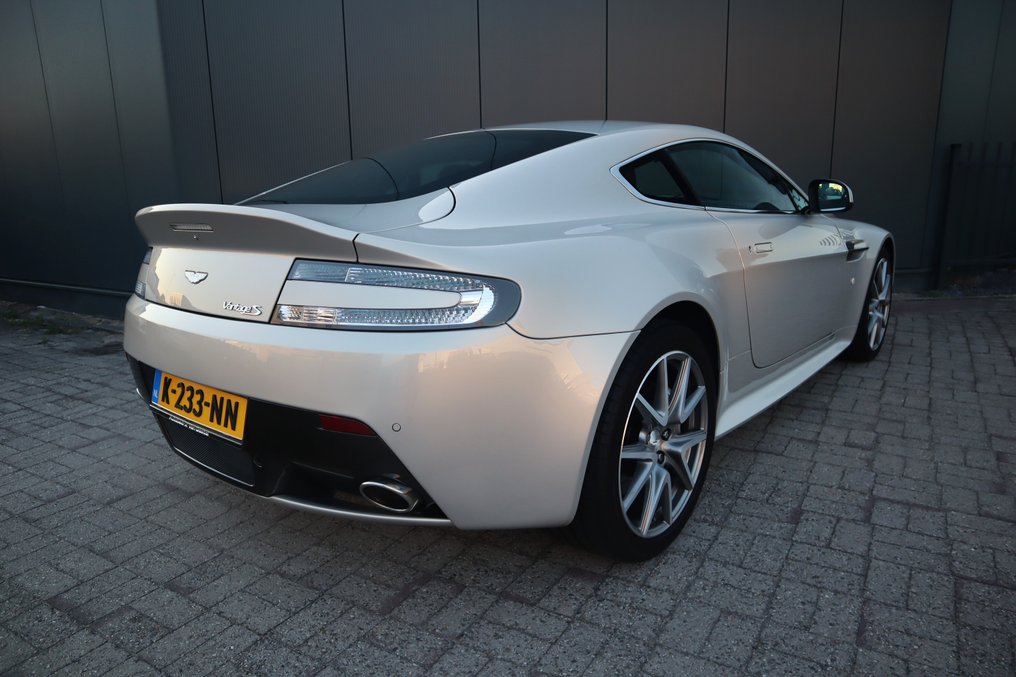 Aston Martin - Vantage S V8 - 2011 #1.0