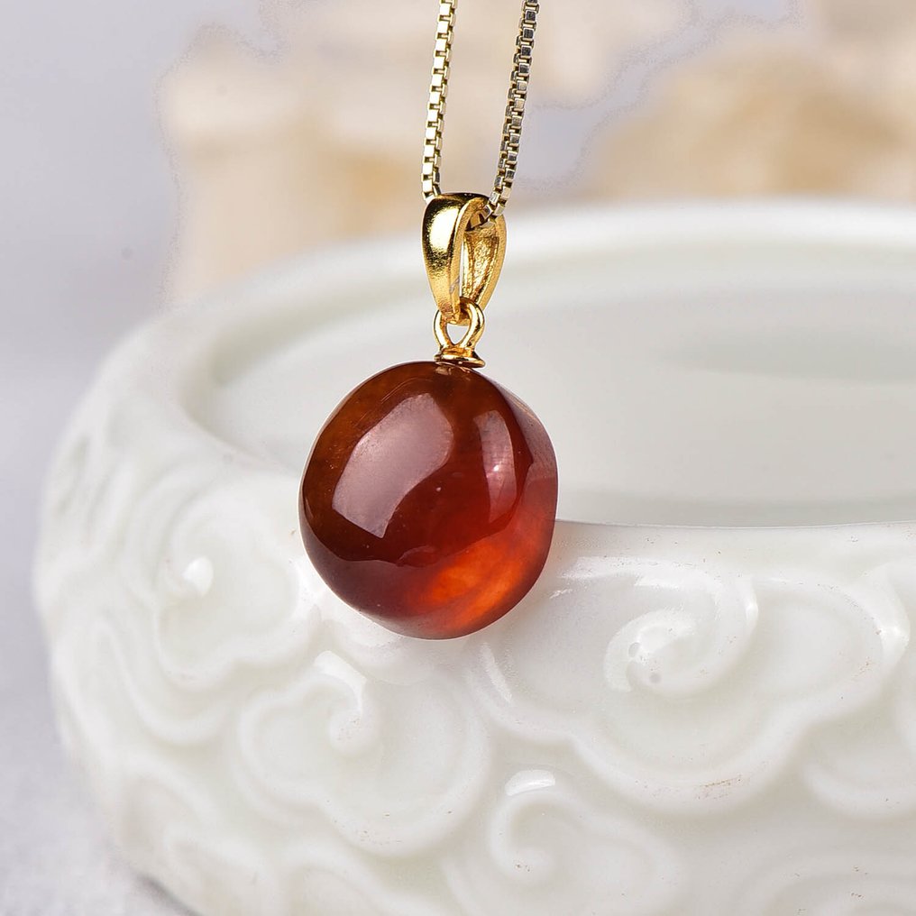 Χωρίς ελάχιστη προσφορά - Πιστοποιημένο από ALGT - Μενταγιόν με φυσικό γαρνάτη. Ζωηρά χρωματισμένο, με διαύγεια που πιάνει το φως- 3.3 g #4.3