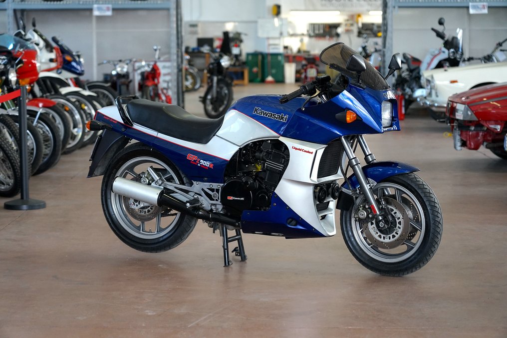 Kawasaki - GPz 900 R - 1985 #1.0