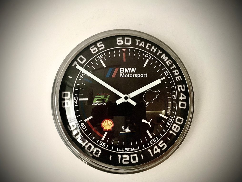 宝马汽车运动——24小时纽博格林赛车墙钟 -  现代的 玻璃, 金属 - 2020年及之后 - BMW MOTORSPORT #1.0
