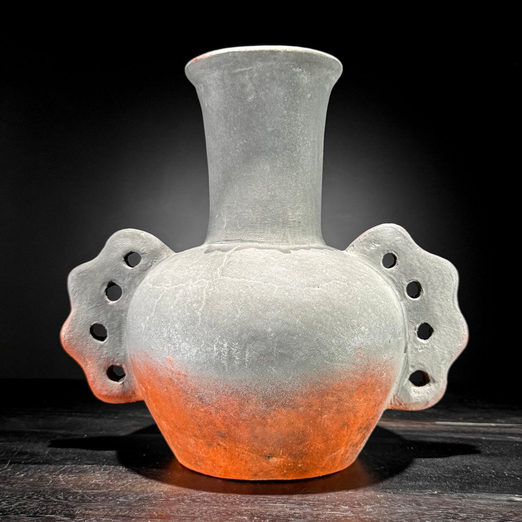 Decorative ornament - NO RESERVE PRICE - Wonderful Decorative Terracotta Pot - Indonesia #1.0