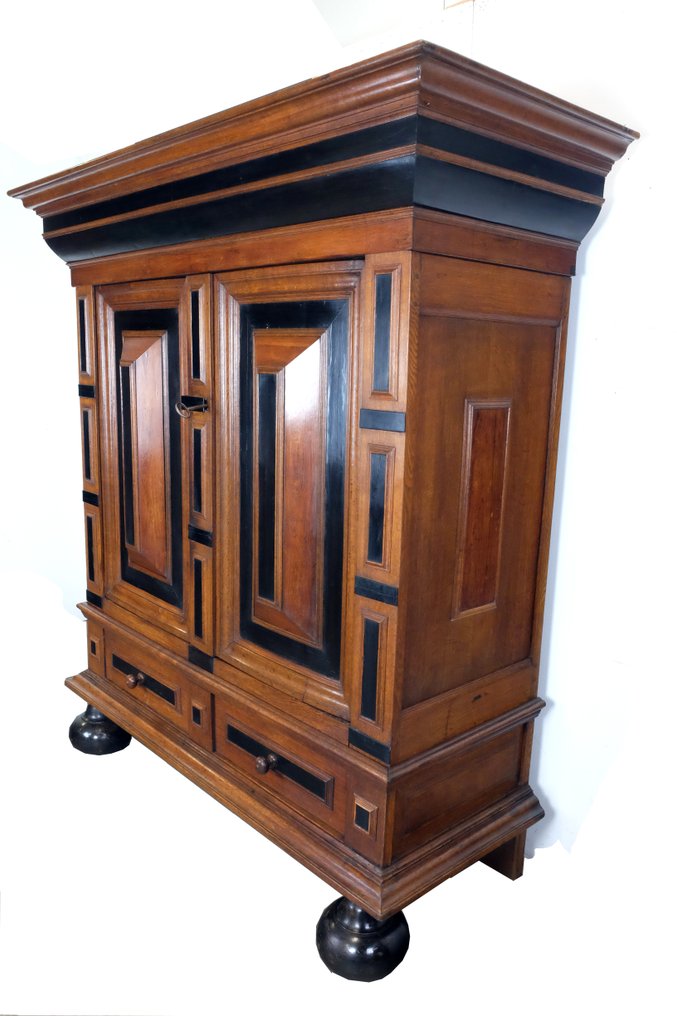 橱柜 - 带软垫的储物柜 - 橡木 #1.0