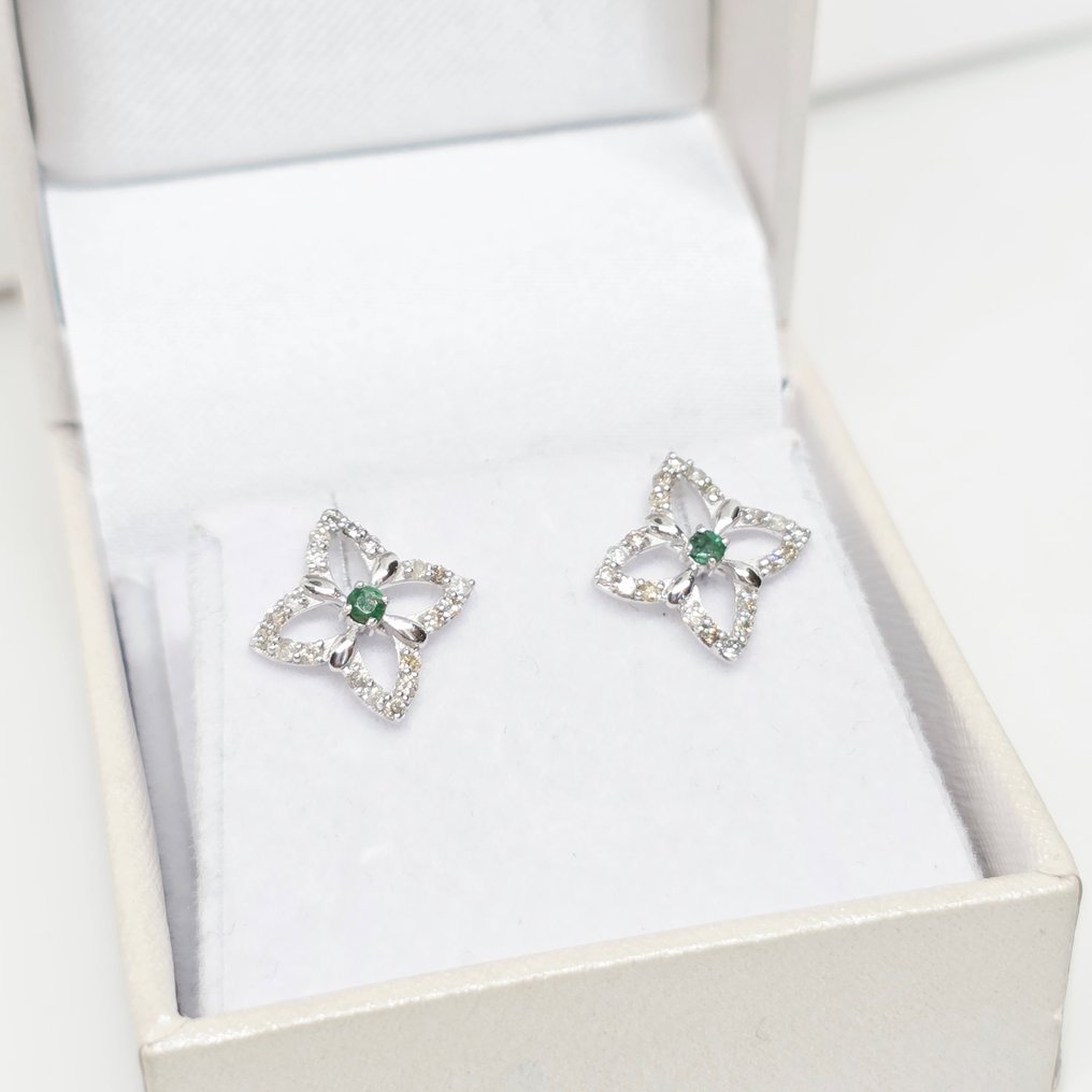 Zonder minimumprijs - Oorbellen - 14 karaat Witgoud - 0.36ct. tw. Smaragd - Diamant #1.0
