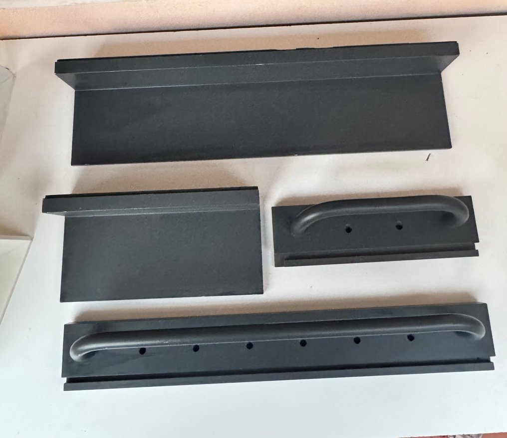 Kartell - Półka ścienna (4) - Stal #1.0