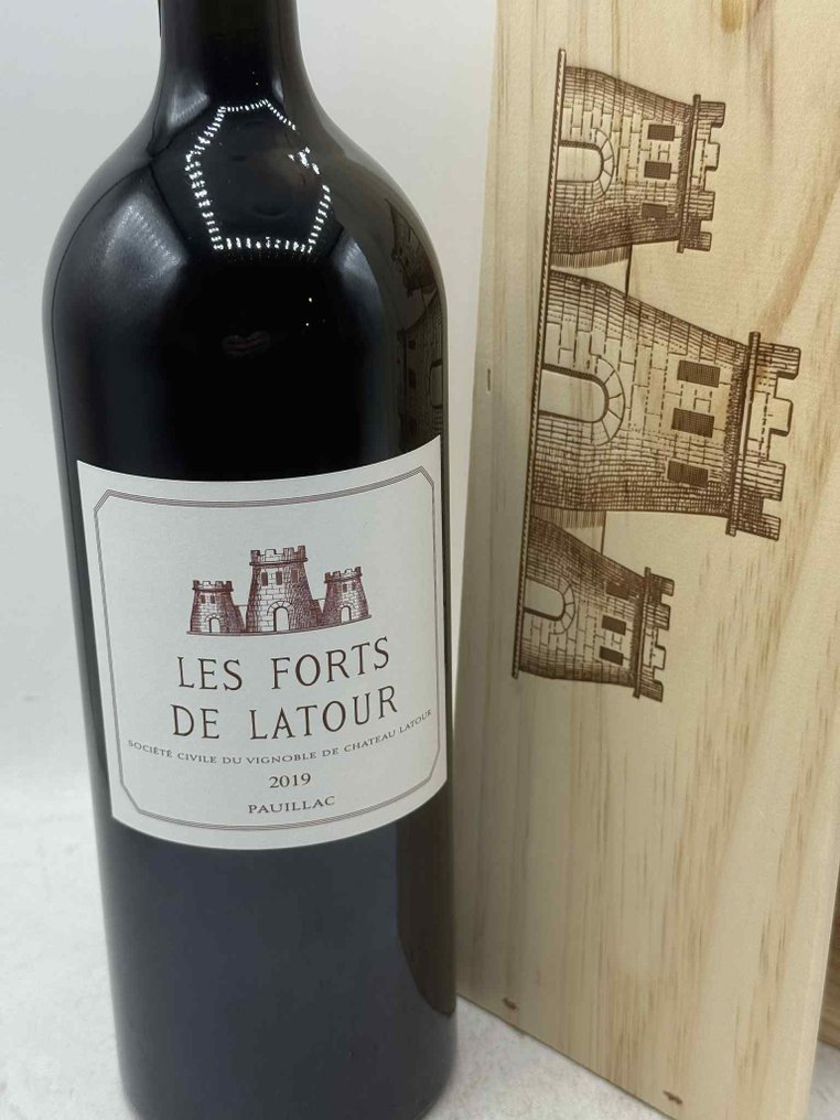 2019 Les Forts de Latour, 2nd wine of Ch. Latour - Pauillac - 1 Magnum (1.5L) #1.0