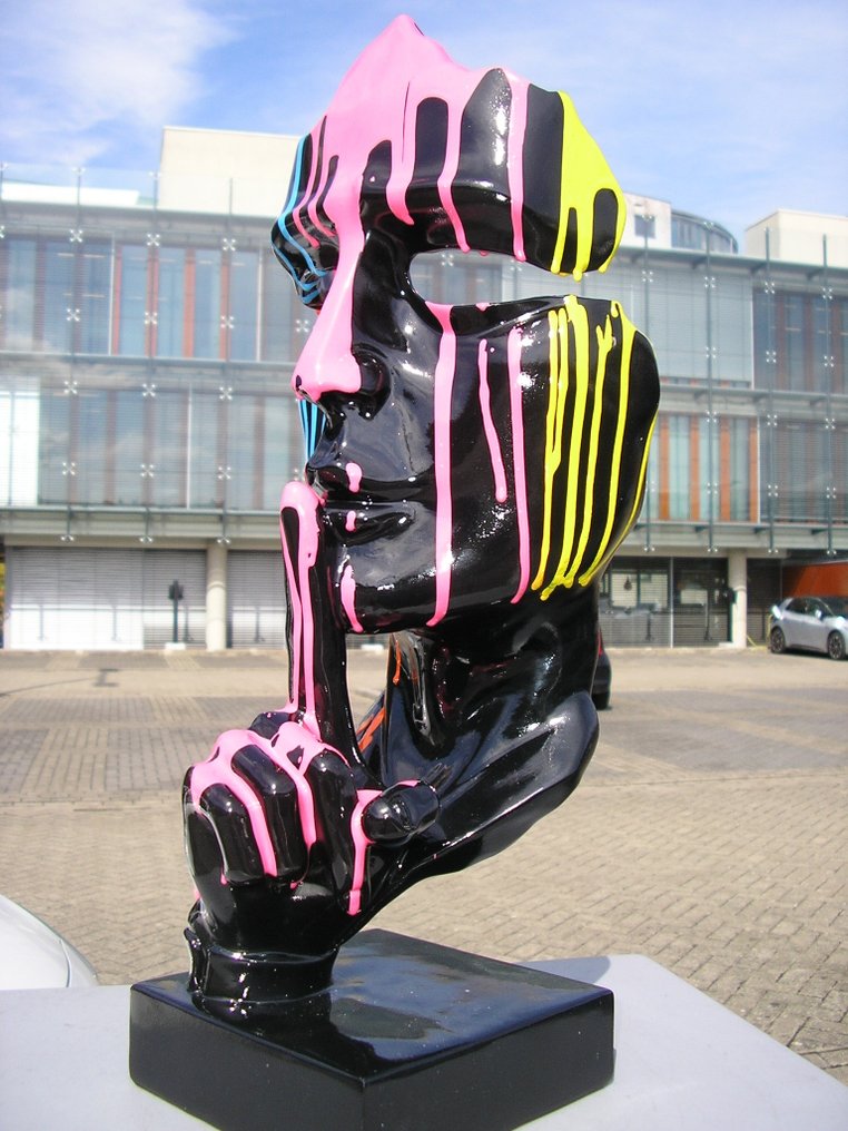 Skulptur, THE WHISPERER COLORFUL SPLASH BLACK XXL 42 CM !! : THE SOUND OF SILENCE : SILENCIO POR FAVOR - XXL : - 42 cm - Meget tyk kunstharpasta: Øjefanger #3.2