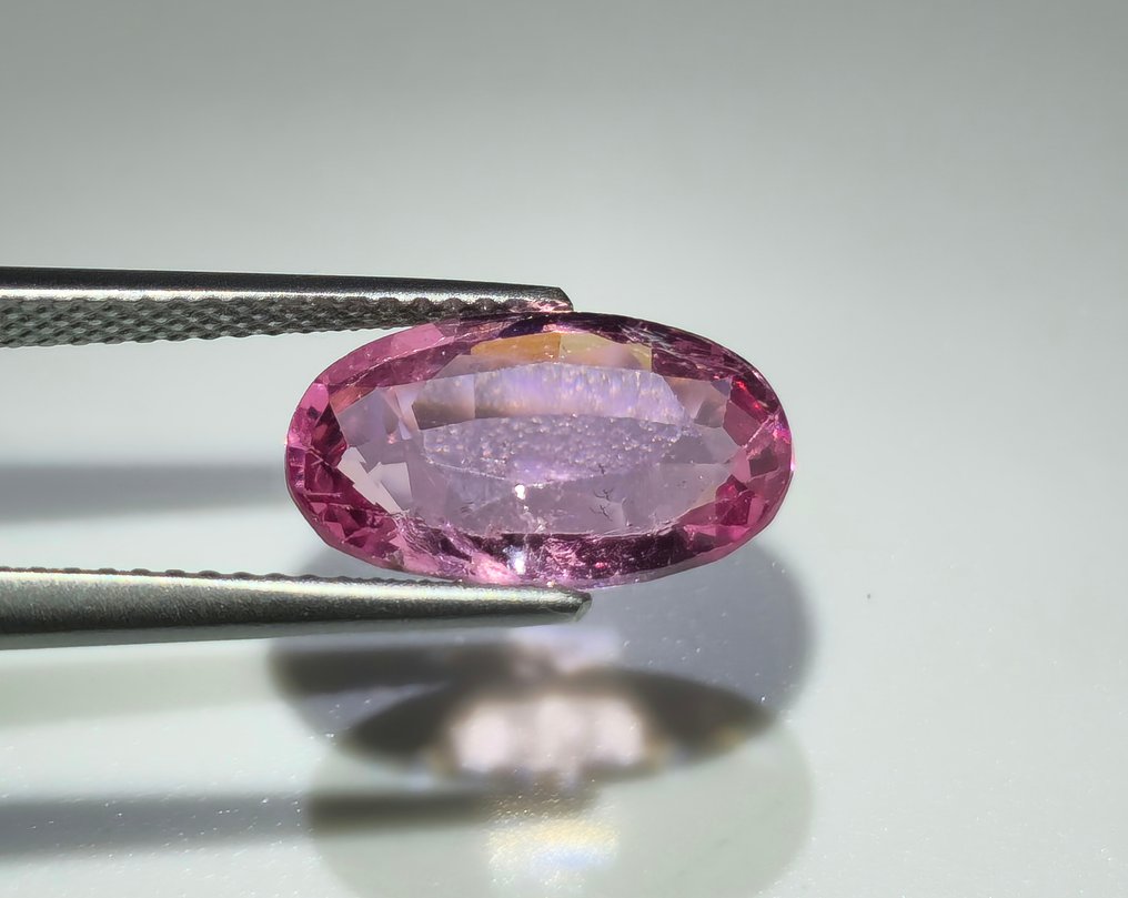 1 pcs  粉色 尖晶石  - 4.74 ct - 国际宝石研究院（IGI） - 鲁贝拉特 #2.1
