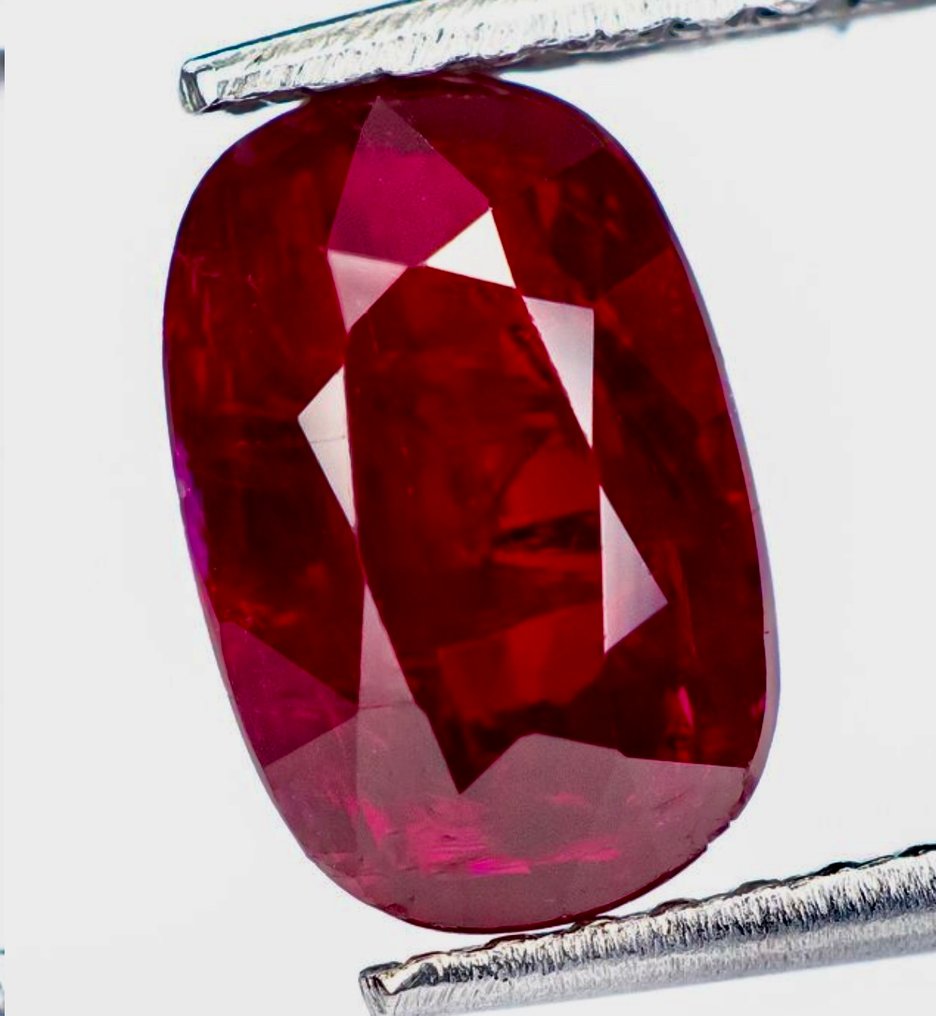 No reserve price - 1 pcs Red Ruby - 1.85 ct - Gem research Swiss Lab (GRS) - Vivid/Deep Pigeon Blood #1.0