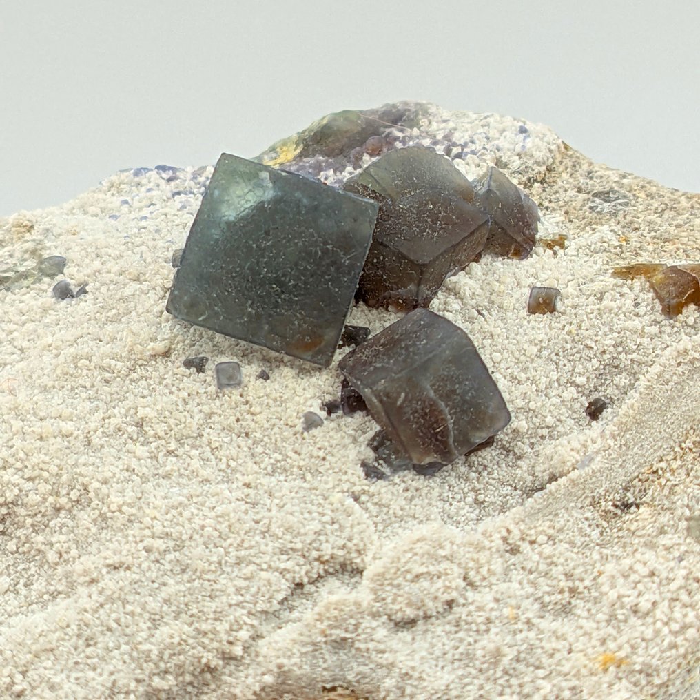 ΠΥΡΙΤΙΟ ΠΡΑΣΙΝΟ Κύβιος με ΠΥΡΙΤΙΟ ΜΩΒ Κρύσταλλοι στη μήτρα - Ύψος: 114 mm - Πλάτος: 76 mm- 195 g #4.3