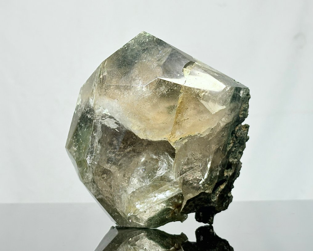 Green Chlorite Quartz Stone with Phanton - Rutile Inclusions  Point Freeform Polished - Height: 125 mm - Width: 120 mm- 1380 g - (1) #1.0