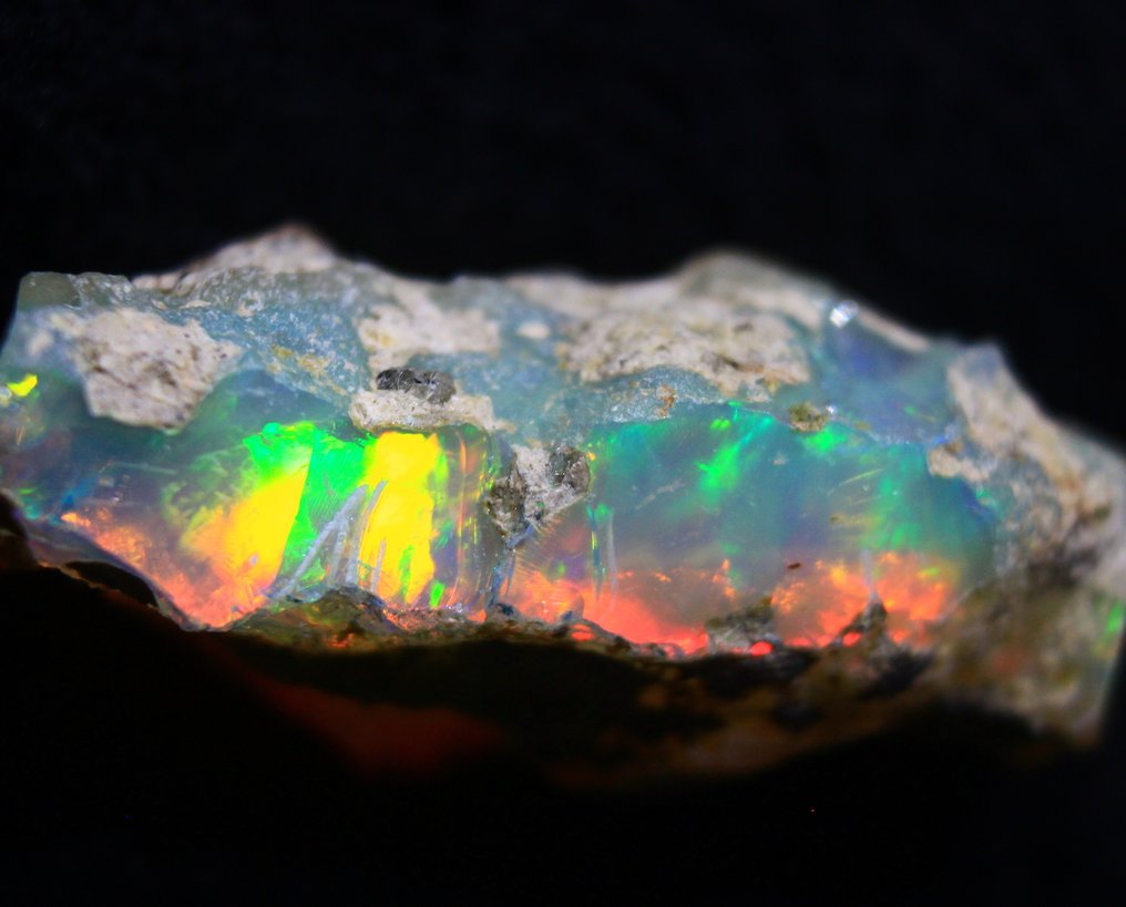 Free shipping Ct. 18.80 Ethiopian Opal Rough - Height: 30 mm - Width: 15 mm- 3.76 g #1.0
