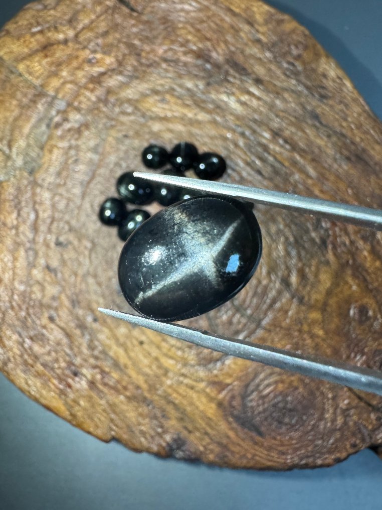 100克拉星光黑色Diopside 玻璃石，套装。无底价。 天然圆形宝石- 20 g - (13) #3.2