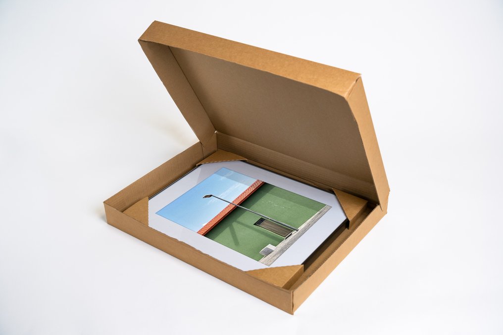 Nicolás Rivas - Pool and arm + Green wall and street light #2.1