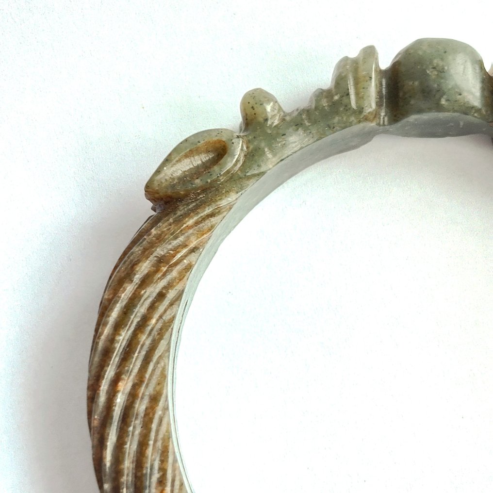 古藏族或尼泊尔族 绿玉 重要的龙头手镯 - 95 mm #1.0