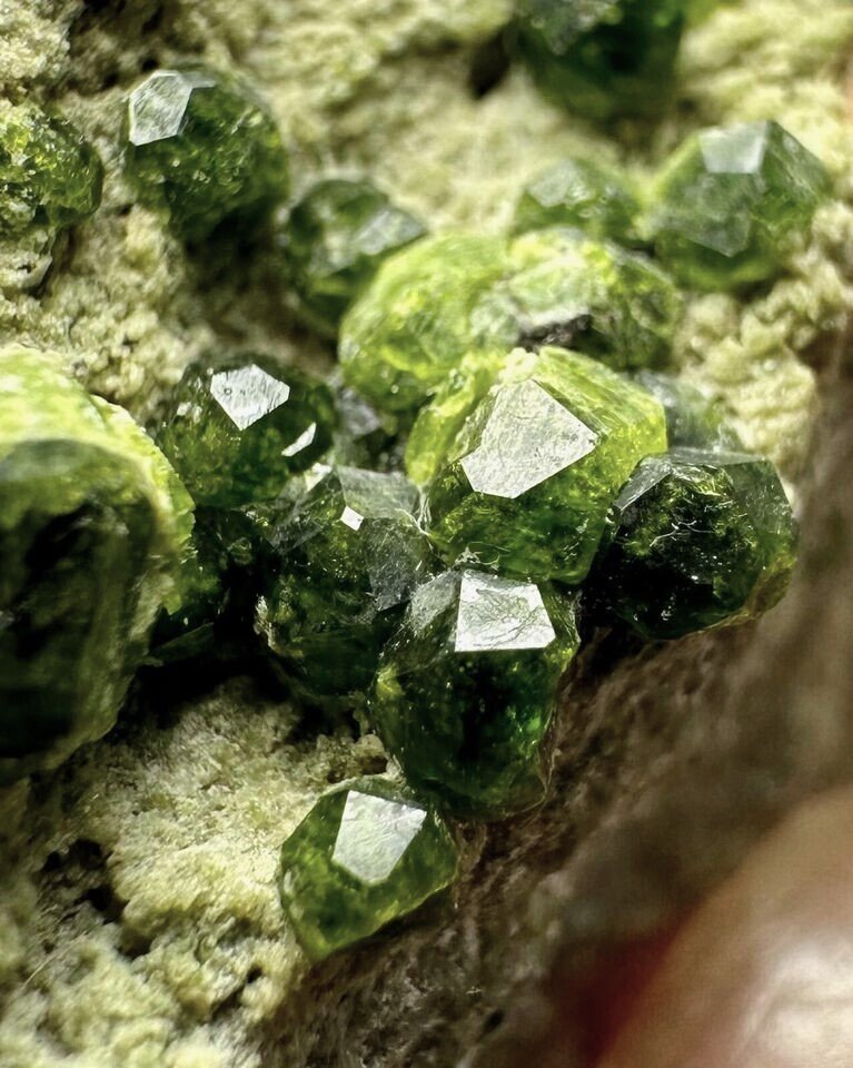 Demantoid Garnet Crystals on matrix - Height: 60 mm - Width: 81 mm- 484 g #1.0