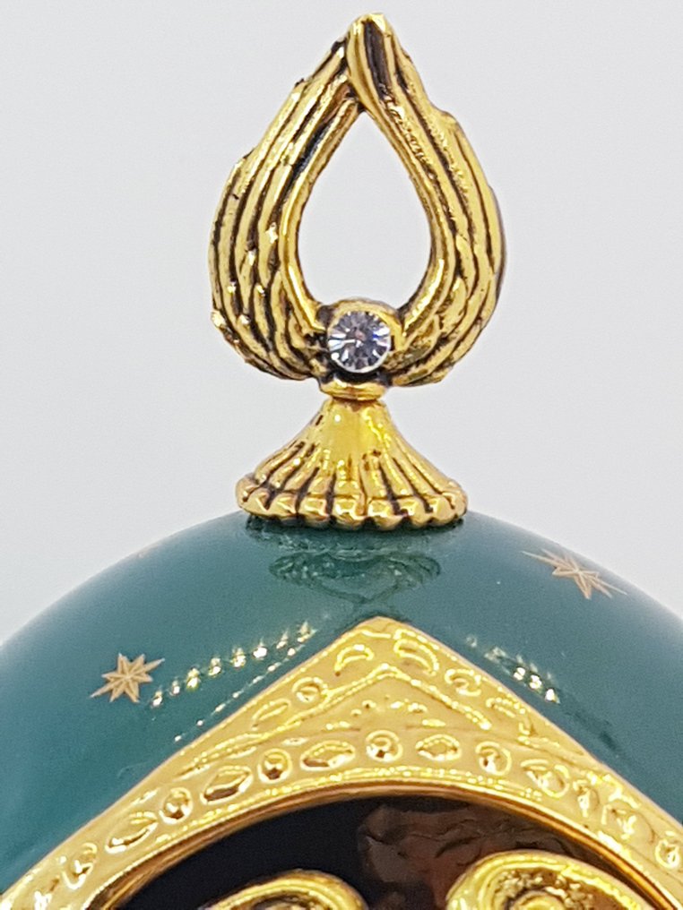 Fabergé egg - Fabergé/ Franklin Mint ''The Shepherd's Gift" Egg with COA, original polystyrene and outer box - Porcelain, Gold plated #4.3