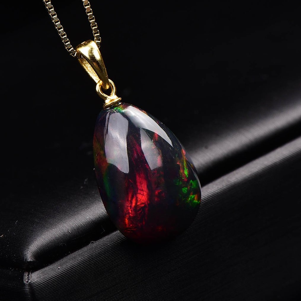 Highly Exclusive Natural Opal Pendant - A discovery with a uniquely vivid hue- 2.07 g #2.1