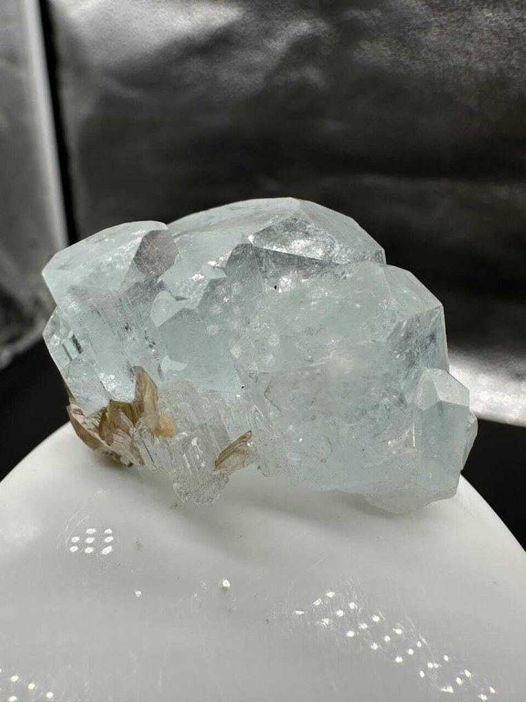 Όμορφη ακουαμαρίνα με μίκα κρύσταλλο. Κρύσταλλος- 29 g - (1) #3.2