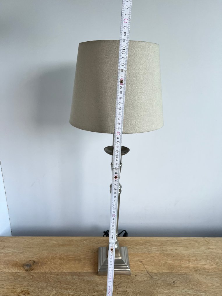 Light makers - Επιτραπέζιο φωτιστικό με τρίποδο - XL στήλες / ασημένιο χρώματος επιτραπέζιο φωτιστικό - Μέταλλο - Κλαστικό επιτραπέζιο φωτιστικό #2.1