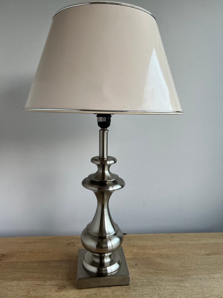 Tripod table lamp - Modern silver-colored table lamp - Metal - silvery #4.3