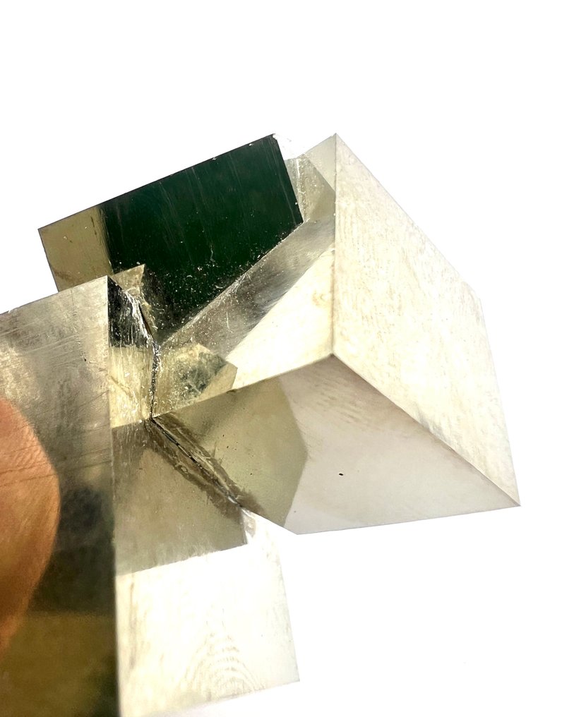 PREMIUM - Wonders - incredible radiant pyrite Crystal cluster - Height: 60 mm - Width: 45 mm- 117 g - (1) #2.1