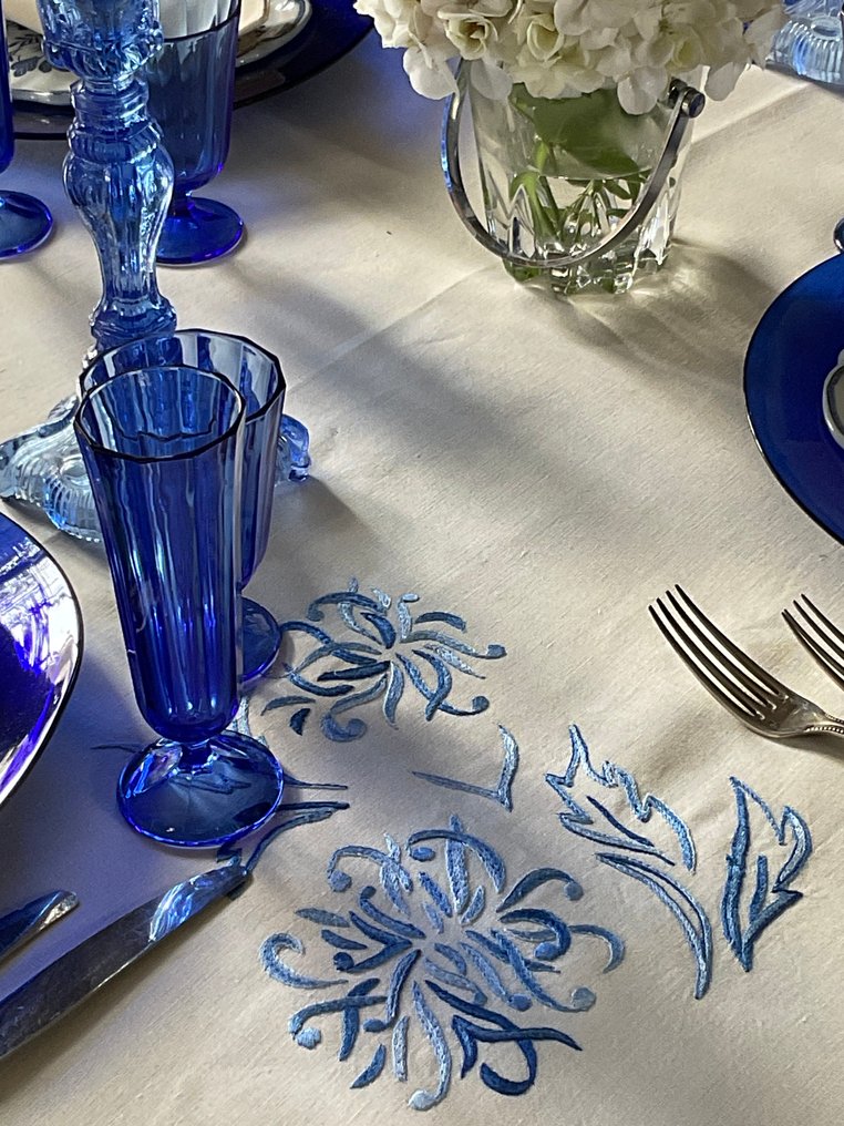 Toalha de mesa bordada à mão do meio do século XX com 9 guardanapos. - Têxtil - 1.35 cm - 0.9 m #2.1