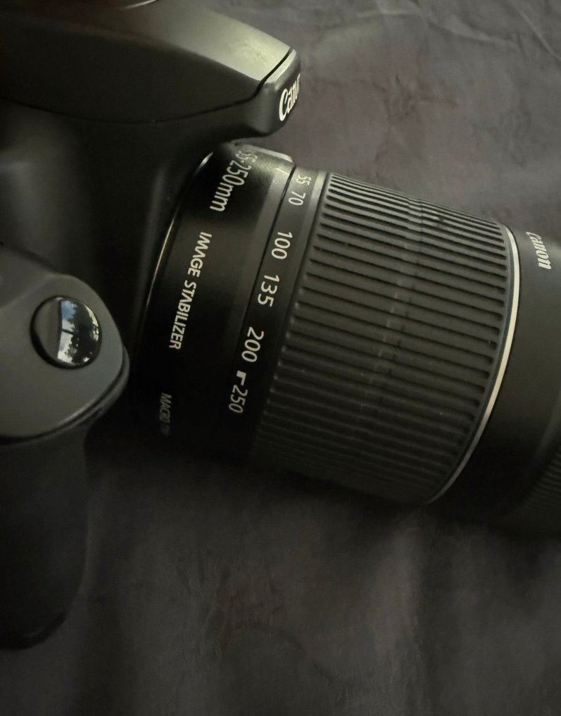 Canon EOS 1000D + EF-S 55-250 IS Αναλογική φωτογραφική μηχανή #1.0