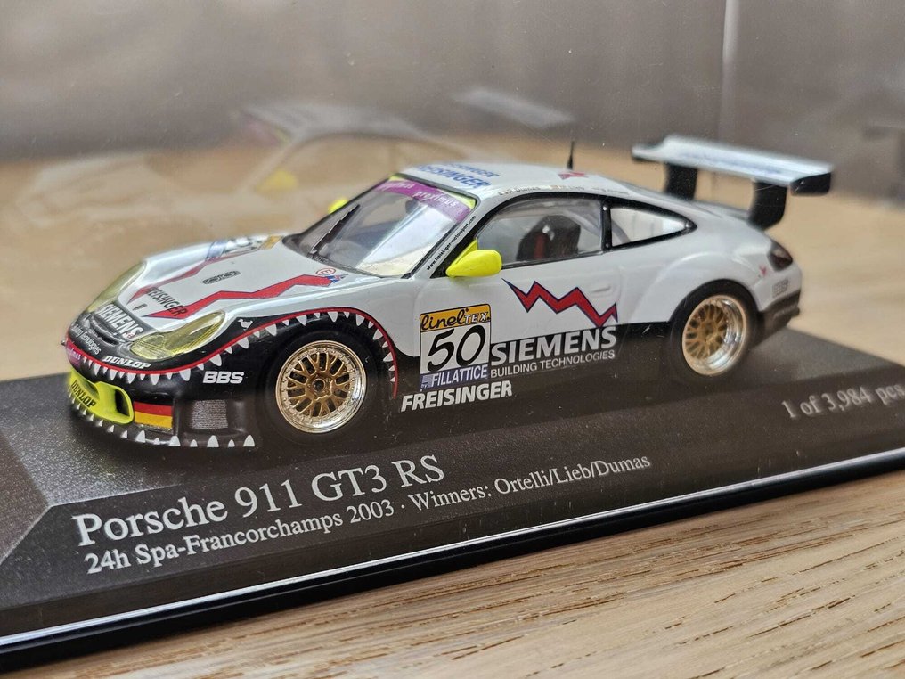 Minichamps 1:43 - Rennwagenmodell - Freisinger Motorsport Porsche 911 GT3-RS #50 : Marc Lieb / Stéphane Ortelli / Romain Dumas - Sieger 24 Stunden Spa Francorchamps 2003 #4.3