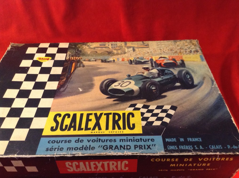 Scalextric - made in France by Lines Freres SA Calais  - Auto giocattolo Scalextric Racing Slot Track Set ref. #GP.33 - complete with Ferrari 156 F.1 1961 and Lotus 21 F.1 - 1990-2000 - Francia #1.0