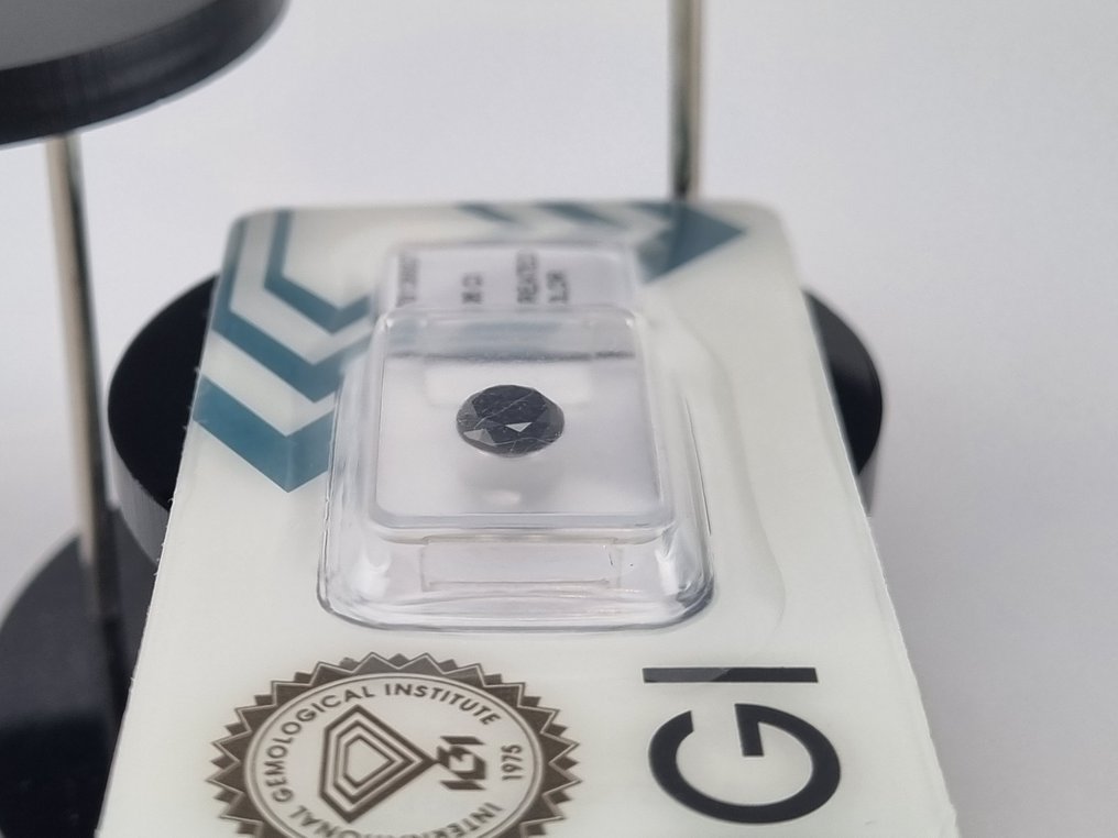 χωρίς τιμή ασφαλείας - 1 pcs Διαμάντι (Επεξεργασμένου χρώματος) - 1.06 ct - Δεν προσδιορίζεται στην εργαστηριακή έκθεση - International Gemological Institute (IGI) #3.2