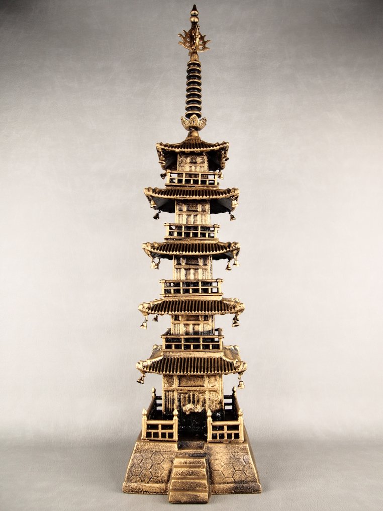 金属 - 非常好，一座五层宝塔（goju-no-tou 五重塔） - Shōwa period (1926-1989)  (没有保留价) #1.0