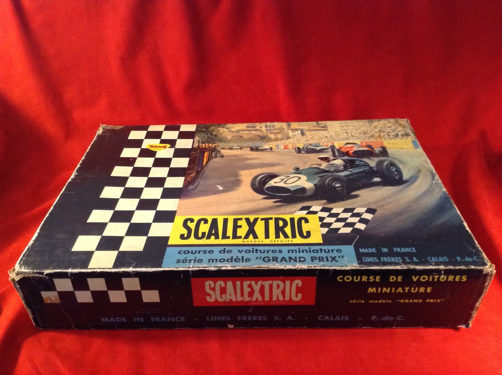 Scalextric - made in France by Lines Freres SA Calais  - Auto giocattolo Scalextric Racing Slot Track Set ref. #GP.33 - complete with Ferrari 156 F.1 1961 and Lotus 21 F.1 - 1990-2000 - Francia #1.0